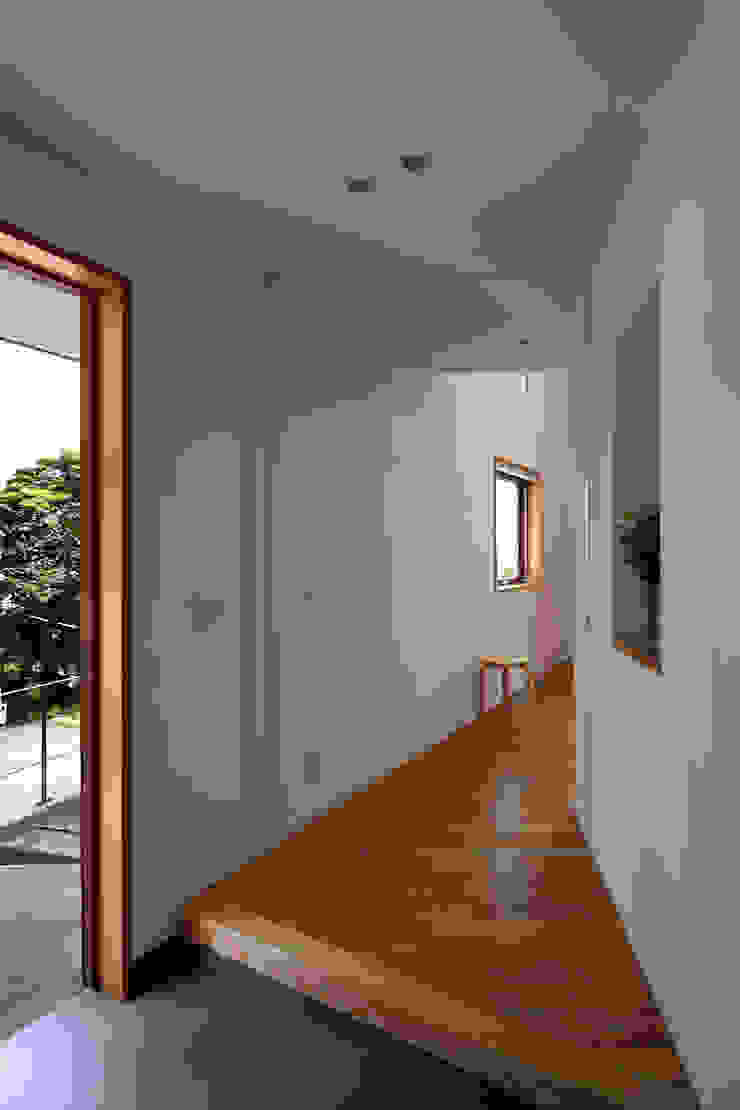 長浜信幸建築設計事務所 Scandinavian style corridor, hallway& stairs