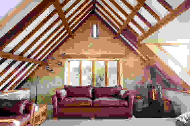 Living Room Hart Design and Construction Wohnzimmer im Landhausstil