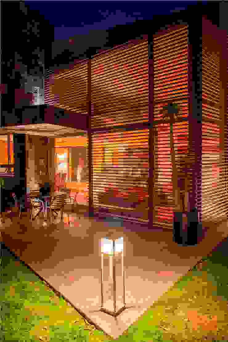 GRUPO VOLTA Moderne Häuser