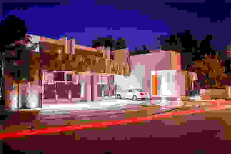 GRUPO VOLTA Moderne Häuser