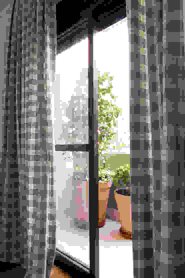 Quarto Maria 02 por Lembi Arquitetura