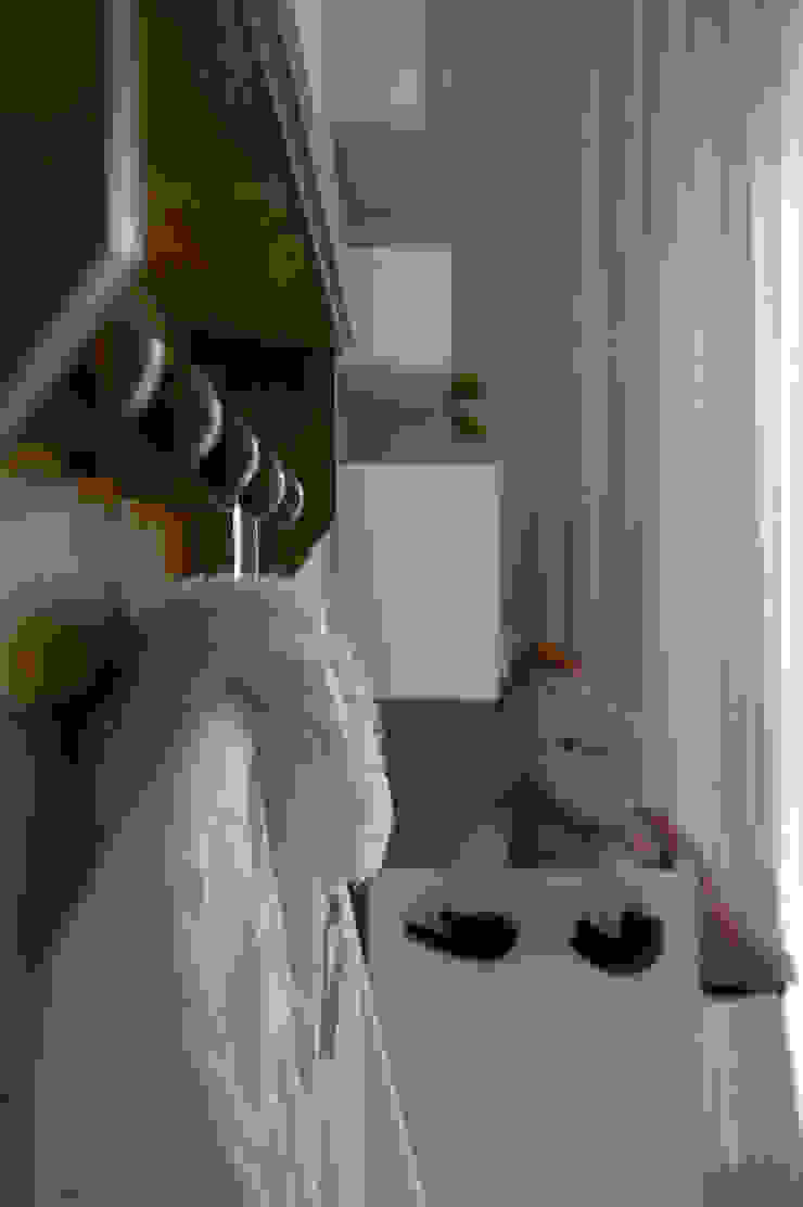 Quarto Olivia 03 por Lembi Arquitetura