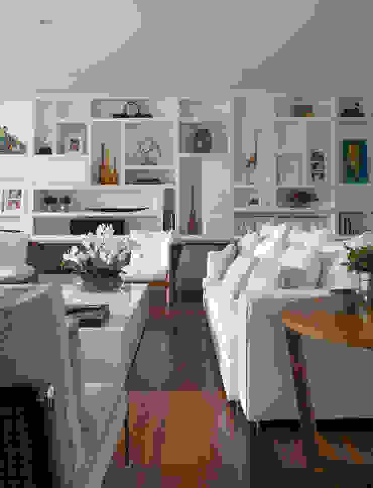 Sala de estar por Lembi Arquitetura