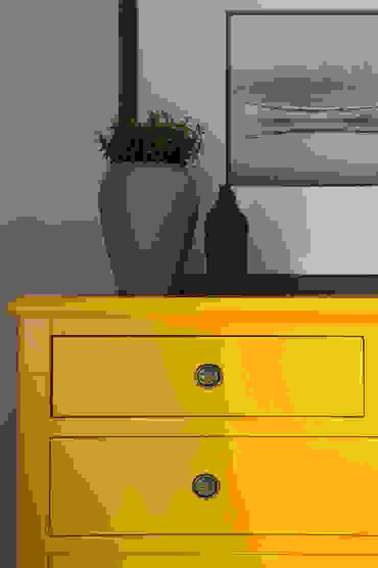 Quarto Casal_ Detalhe por Lembi Arquitetura