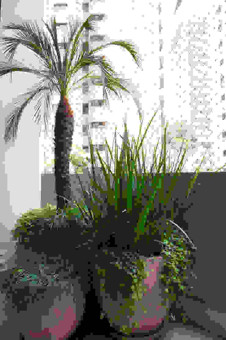 Quarto Casal_ Varanda por Lembi Arquitetura