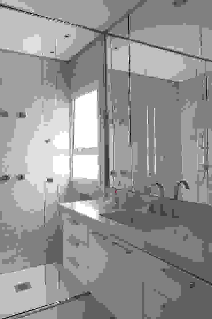 Banheiro Olivia por Lembi Arquitetura