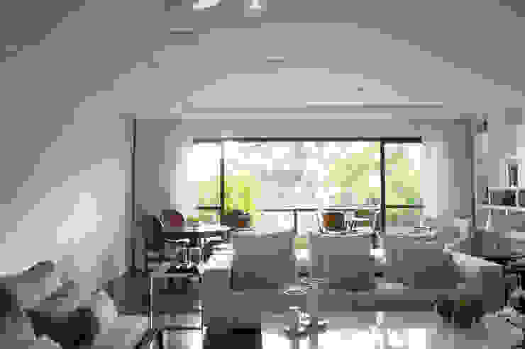 Sala de estar 07 por Lembi Arquitetura