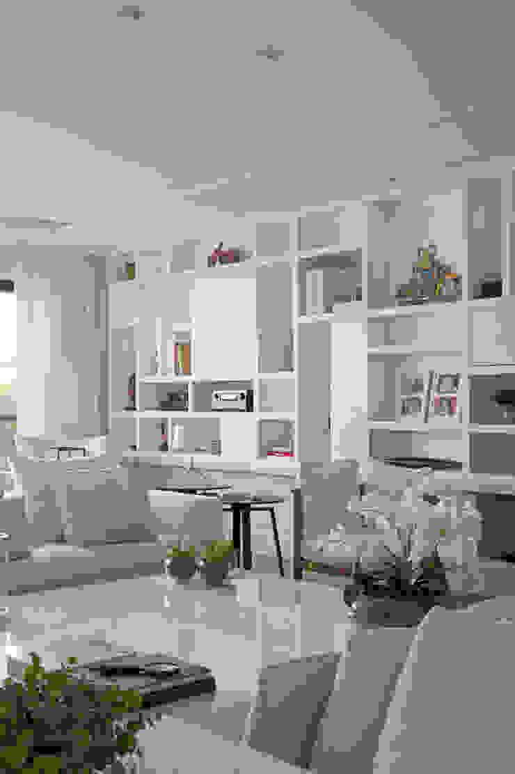 Sala de estar 08 por Lembi Arquitetura