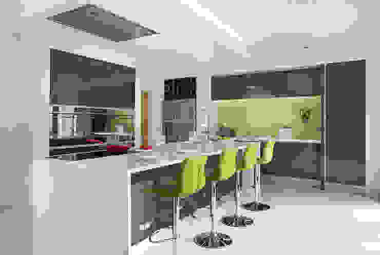 Wild Lime Glass Splashback in Grey Minimalist Kitchen DIYSPLASHBACKS Minimalistische Küchen Glas Grün glass splashbacks,glass backsplash