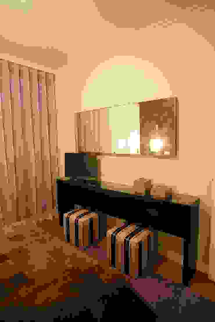 Dormitorios modernos de Traço Magenta - Design de Interiores Moderno