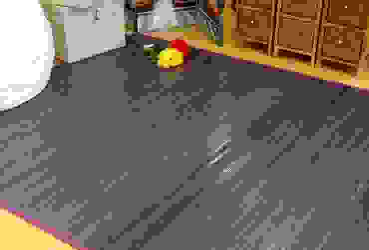 Alfombra de bambú 140x200 en color violeta de latiendawapa Ecléctico