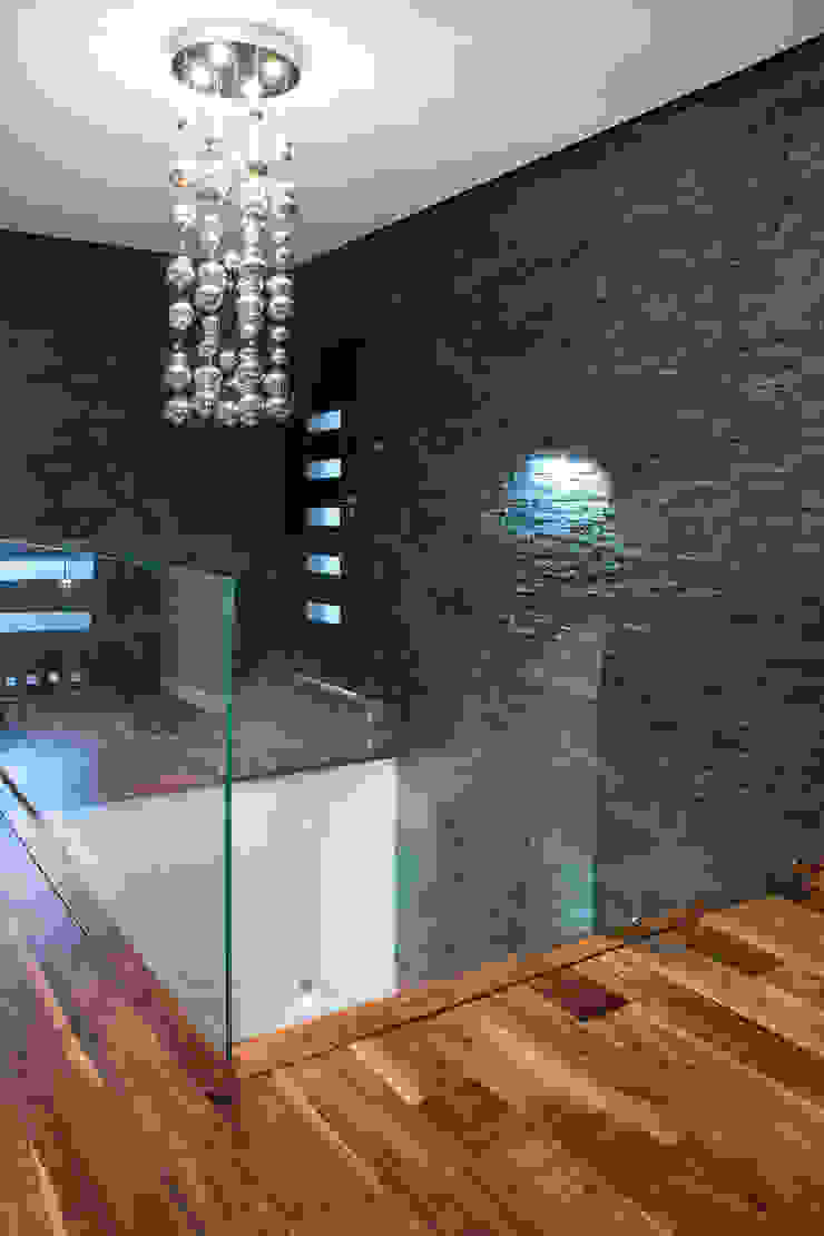 por BRODA schody-dywanowe Moderno