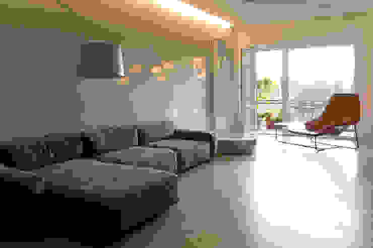 stefania eugeni Minimalist living room