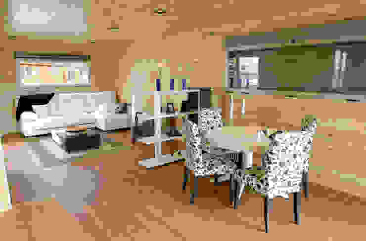 Casas Natura Salas de jantar modernas