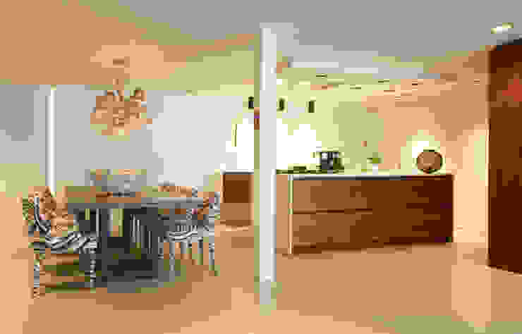 BB Interior the store, BB Interior BB Interior Cucina moderna Tavoli & Sedie
