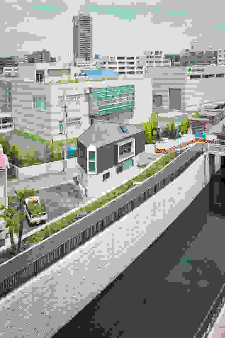 River side house / House in Horinouchi, 水石浩太建築設計室／ MIZUISHI Architect Atelier 水石浩太建築設計室／ MIZUISHI Architect Atelier Moderne Häuser