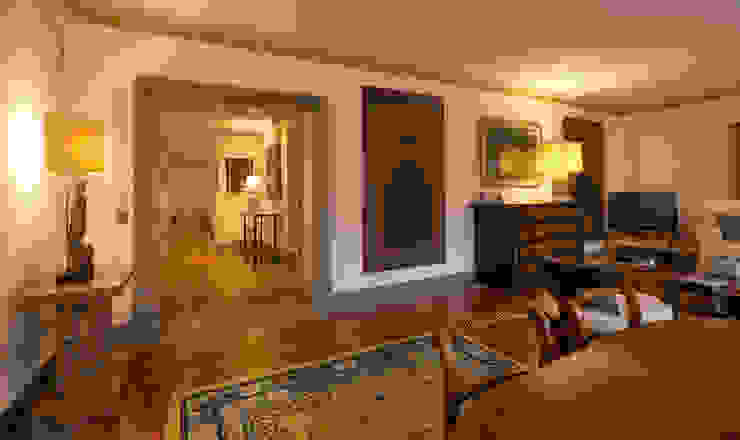 Upper Brook Street, Mayfair, London, W1K الممر الحديث، المدخل و الدرج من Temza design and build حداثي