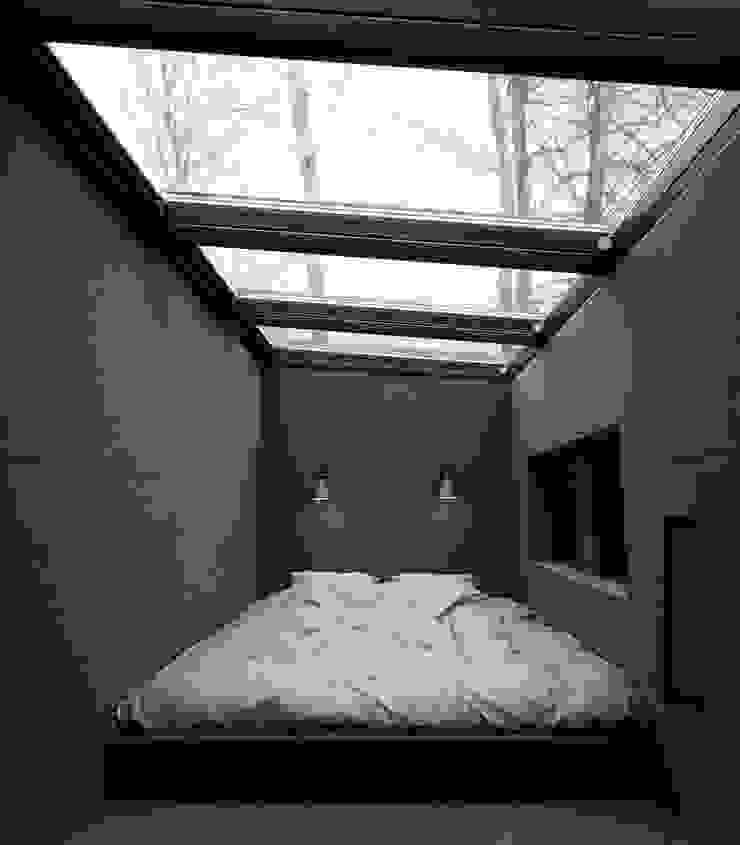 Vipp bed Vipp Minimalistische Schlafzimmer Betten und Kopfteile