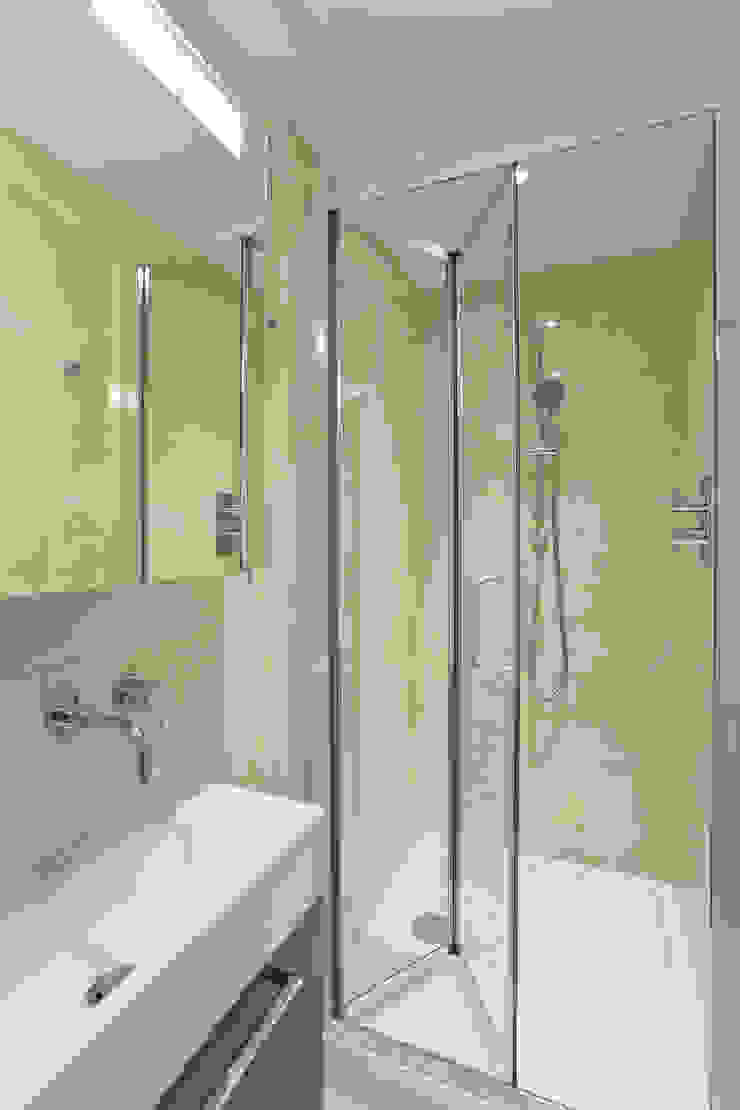 Bathroom Temza design and build Modern bathroom Bathtubs & showers