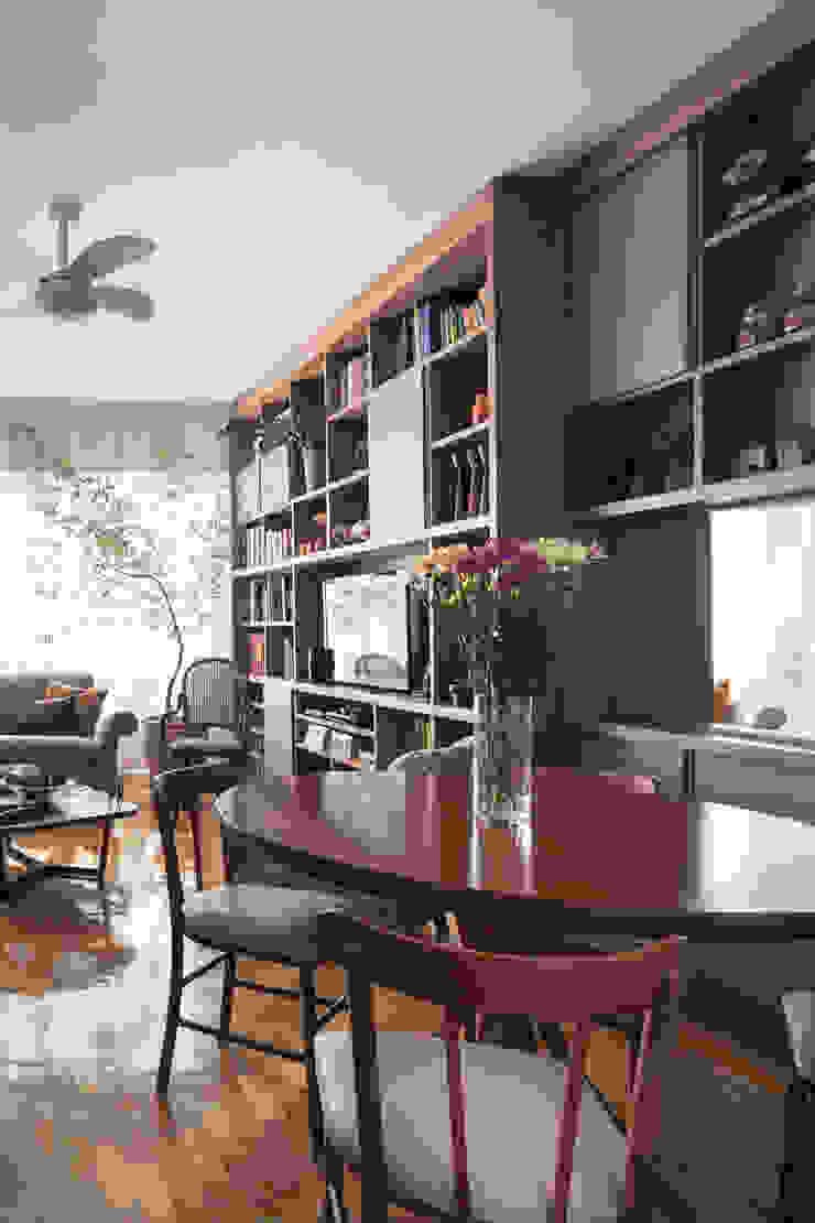 Estar Salas de estar ecléticas por Blacher Arquitetura Eclético