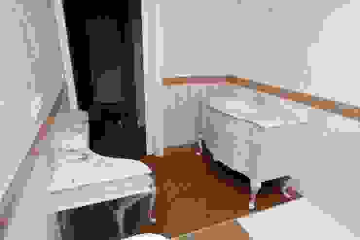 Muebles para cuartos de baño en vivienda de Adrados taller de