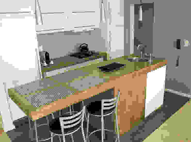 apartamento em Ipanema Margareth Salles Cozinhas modernas Pia da cozinha,Armários,Mobília,Bancada,Pia,Propriedade,Toque,Cozinha,Madeira,Encanamento