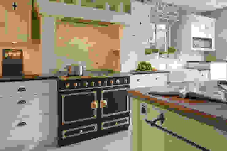 Beinder Schreinerei & Wohndesign GmbH Country style kitchen