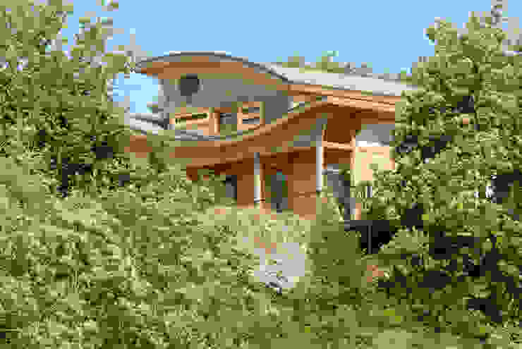 Maison écologique de José Bové, eco-designer eco-designer Moderne Häuser