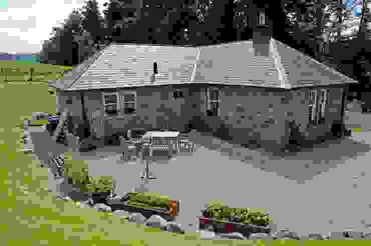 Laundry Cottage, Glen Dye, Banchory, Aberdeenshire, Roundhouse Architecture Ltd Roundhouse Architecture Ltd Garten im Landhausstil Möbel