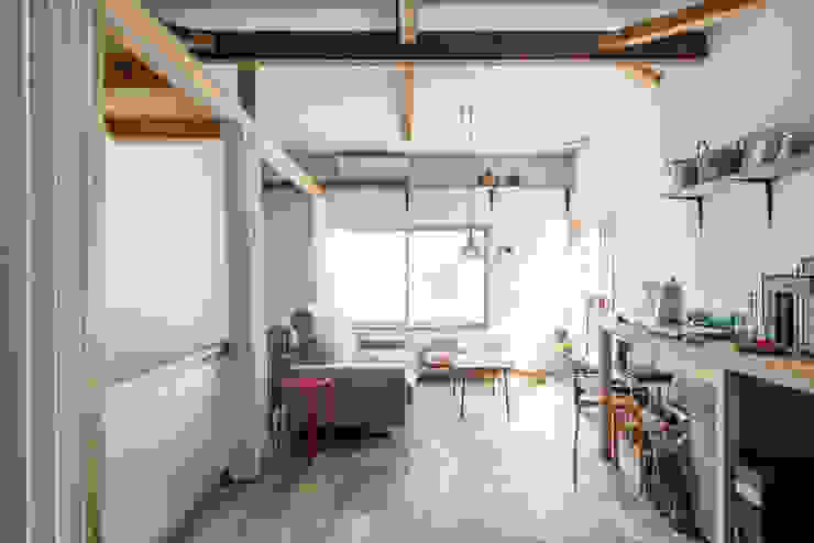Re:Toyosaki, coil松村一輝建設計事務所 coil松村一輝建設計事務所 Phòng khách phong cách chiết trung