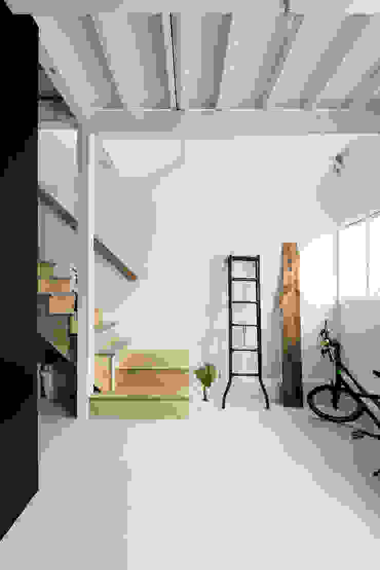 coil松村一輝建設計事務所 Eclectic style media room