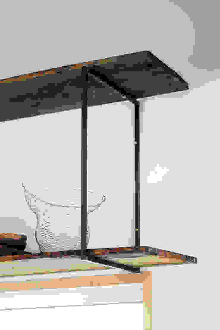 coil松村一輝建設計事務所 Living roomShelves