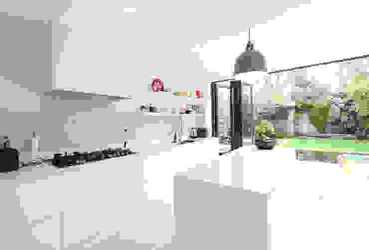 MN Residence deDraft Ltd Dapur Gaya Skandinavia