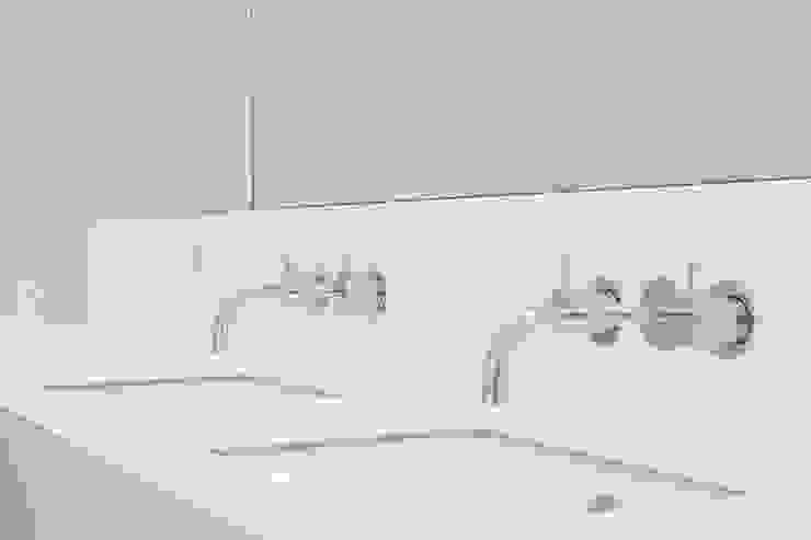 FC Residence I deDraft Ltd Minimalist style bathroom