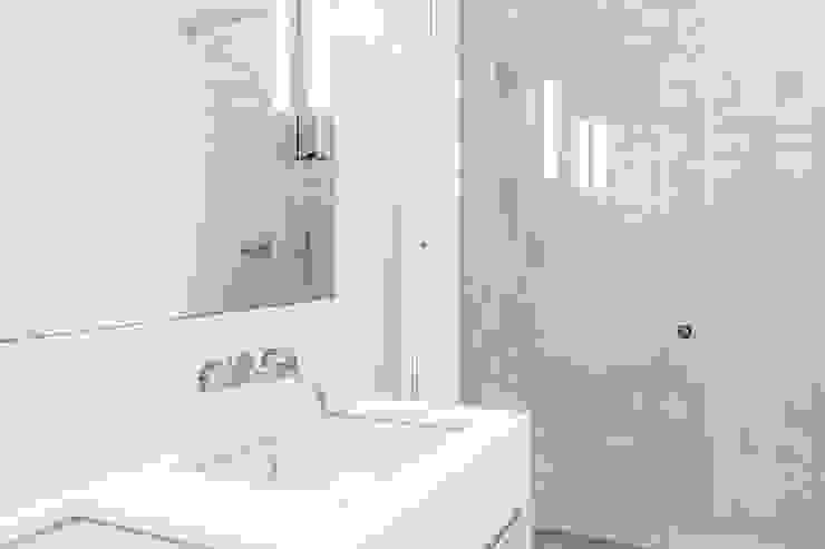 FC Residence I deDraft Ltd Minimalist style bathroom