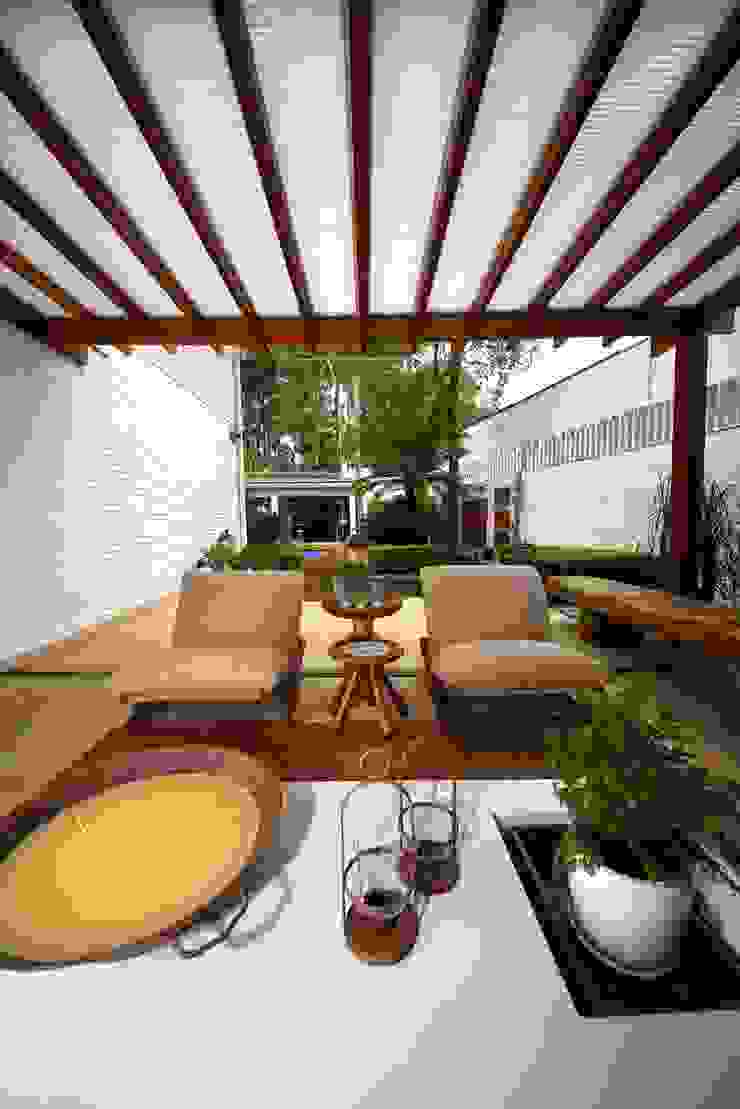 Modern Terrace by MeyerCortez arquitetura & design Modern