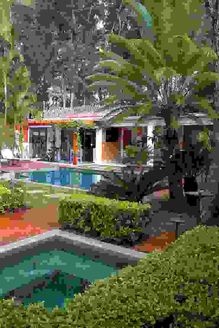 Modern Pool by MeyerCortez arquitetura & design Modern