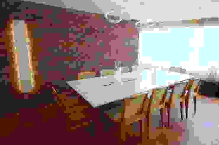 MeyerCortez arquitetura & design Modern dining room