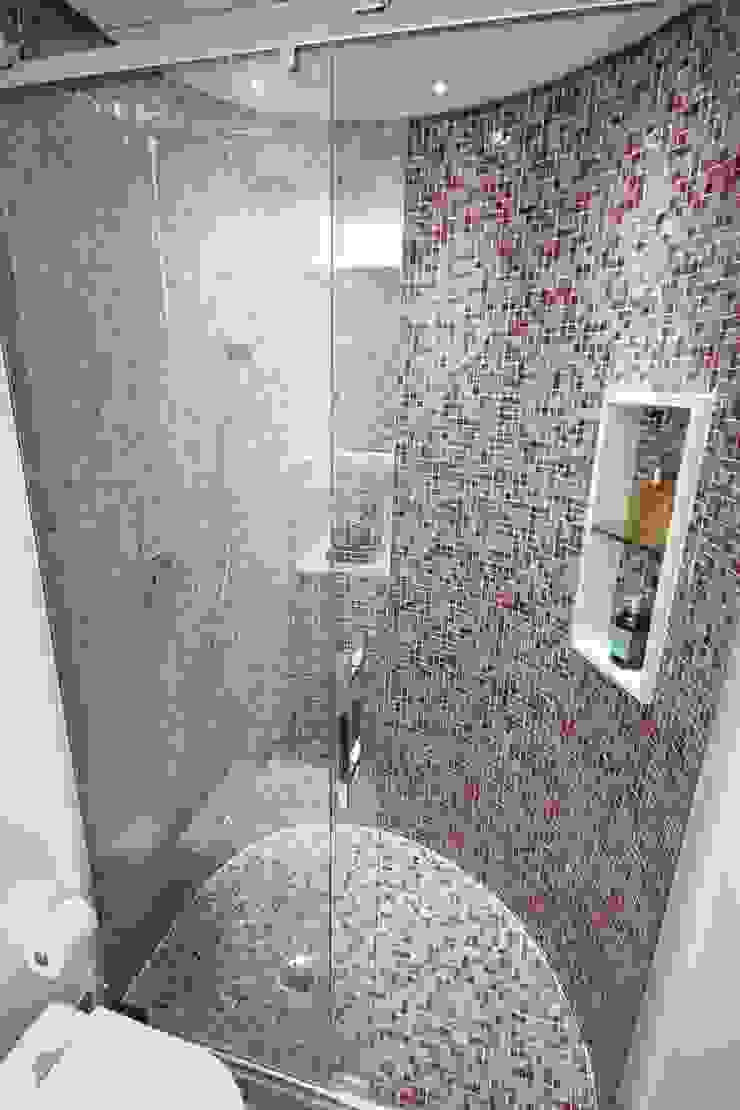MeyerCortez arquitetura & design Modern bathroom