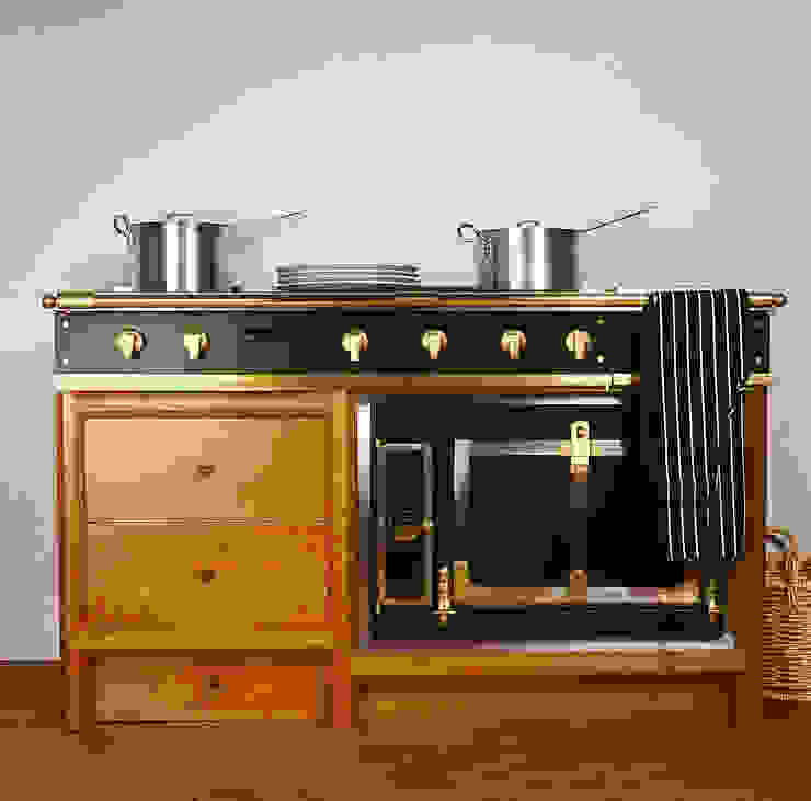 La Cornue Ensemble Oven designed and made by Tim Wood, Tim Wood Limited Tim Wood Limited Klassische Küchen Schränke und Regale