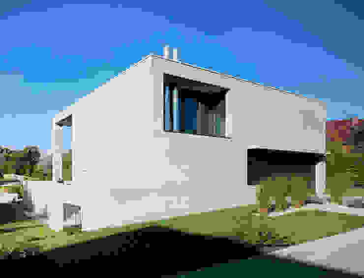 Südwestfassade PaulBretz Architectes Minimalistische Häuser