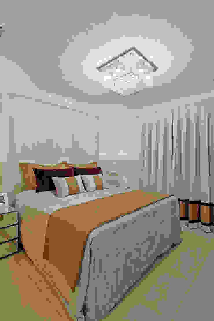 Quartos modernos por Designer de Interiores e Paisagista Iara Kílaris Moderno