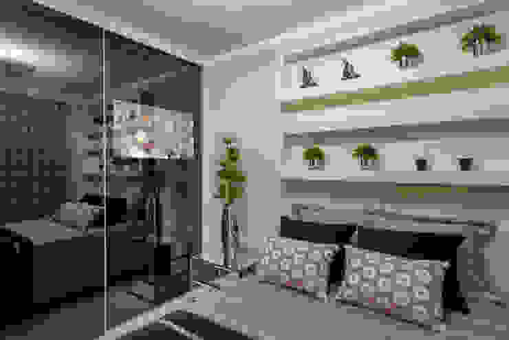 Quartos modernos por Designer de Interiores e Paisagista Iara Kílaris Moderno