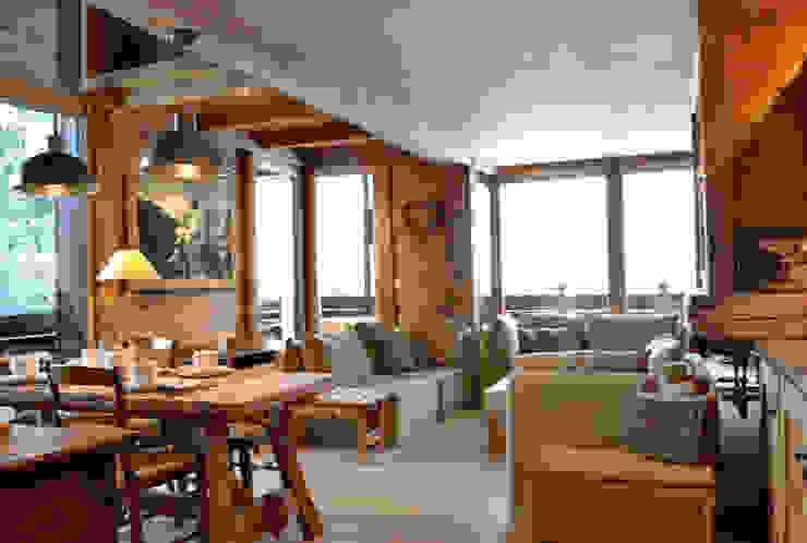 Andrea Rossini Architetto Rustic style living room