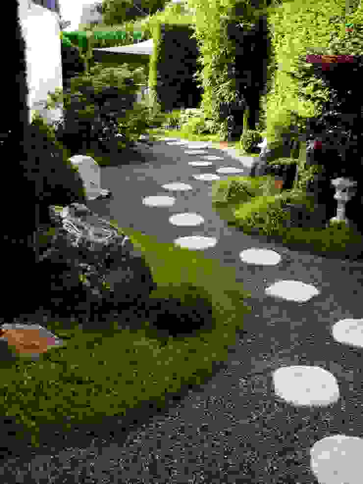 japanischer Garten Neues Gartendesign by Wentzel Asiatischer Garten Pflanze,Grün,Natürliche Landschaft,Straßenbelag,Botanik,Vegetation,Wasserlauf,Bodenbelag,Gras,Biom
