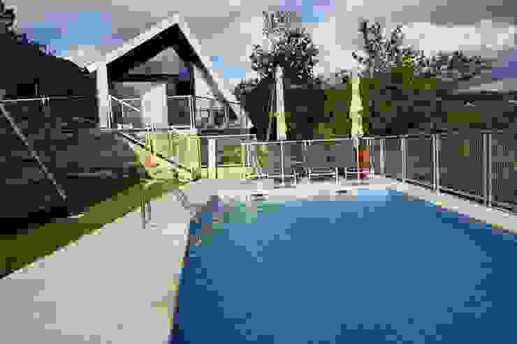 by Carlos Faria Modern