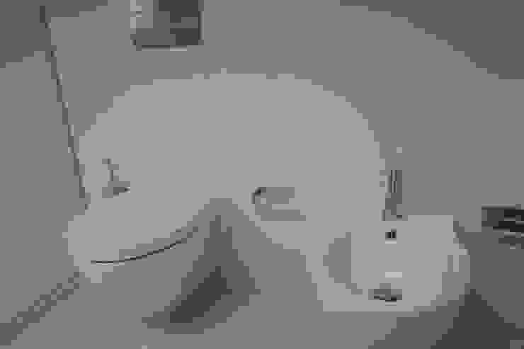 modern  by Carlos Faria, Modern   