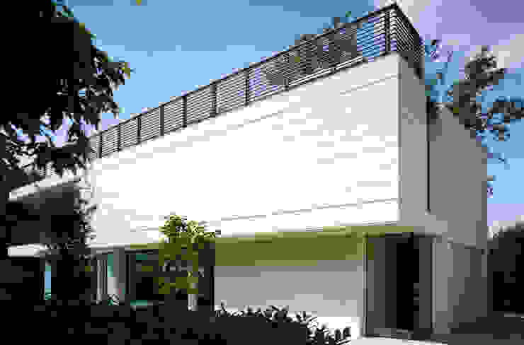 Modern houses by NAT OFFICE - christian gasparini architect Modern