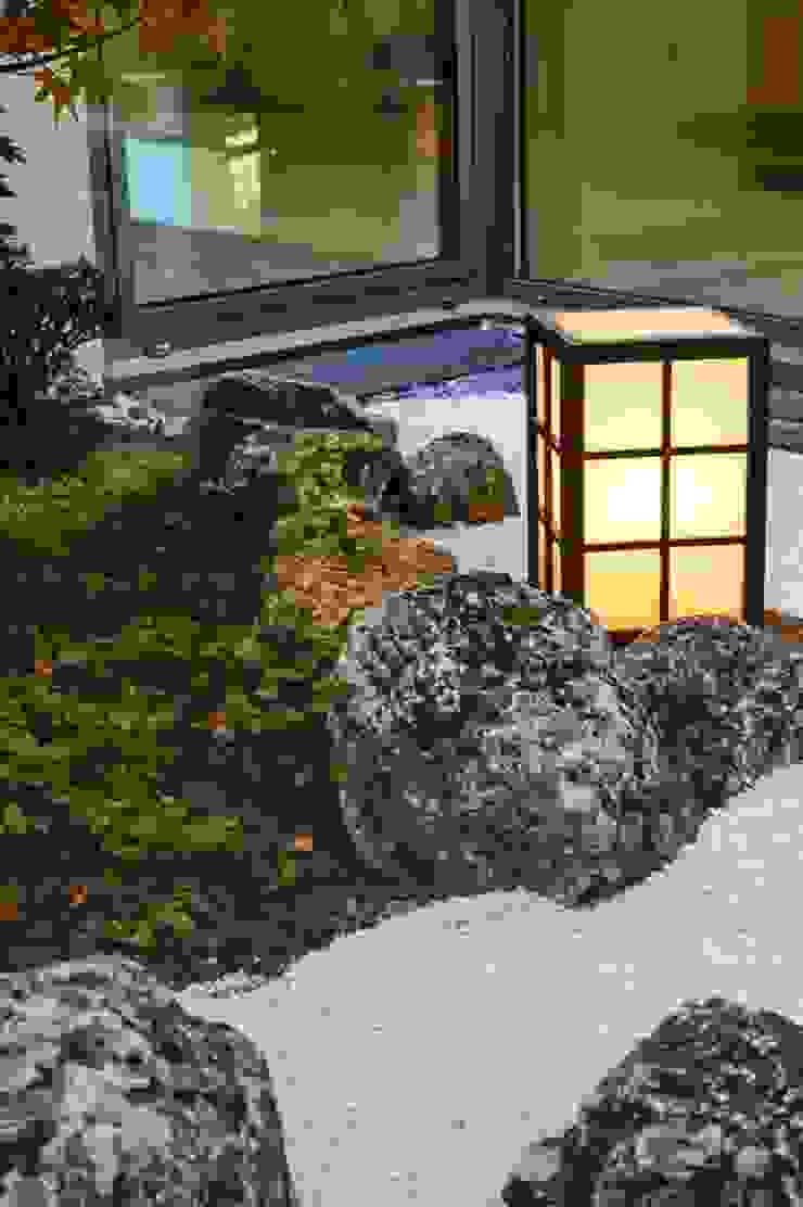 Jardin Zen Moderno, Jardines Japoneses -- Estudio de Paisajismo Jardines Japoneses -- Estudio de Paisajismo Giardino d'inverno moderno