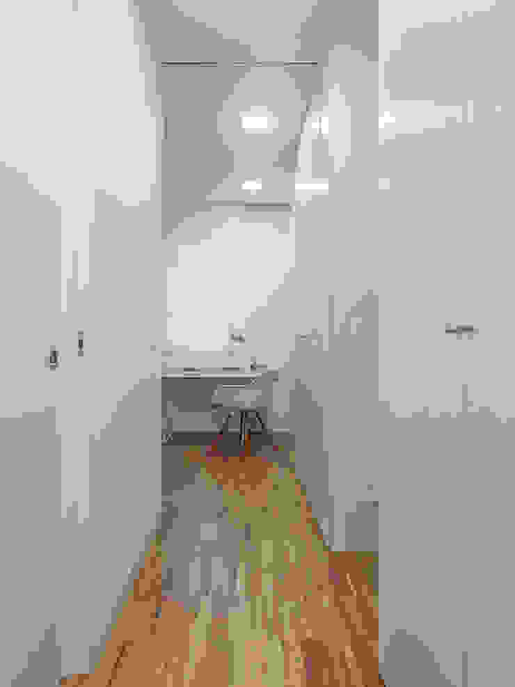 Castroferro Arquitectos الممر الحديث، المدخل و الدرج